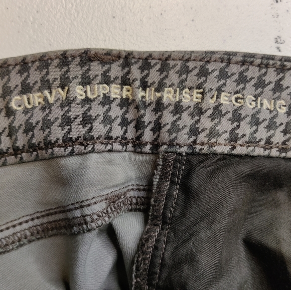 American Eagle Grey & Black Curvy Super High Rise Jegging size 2 - Picture 5 of 5